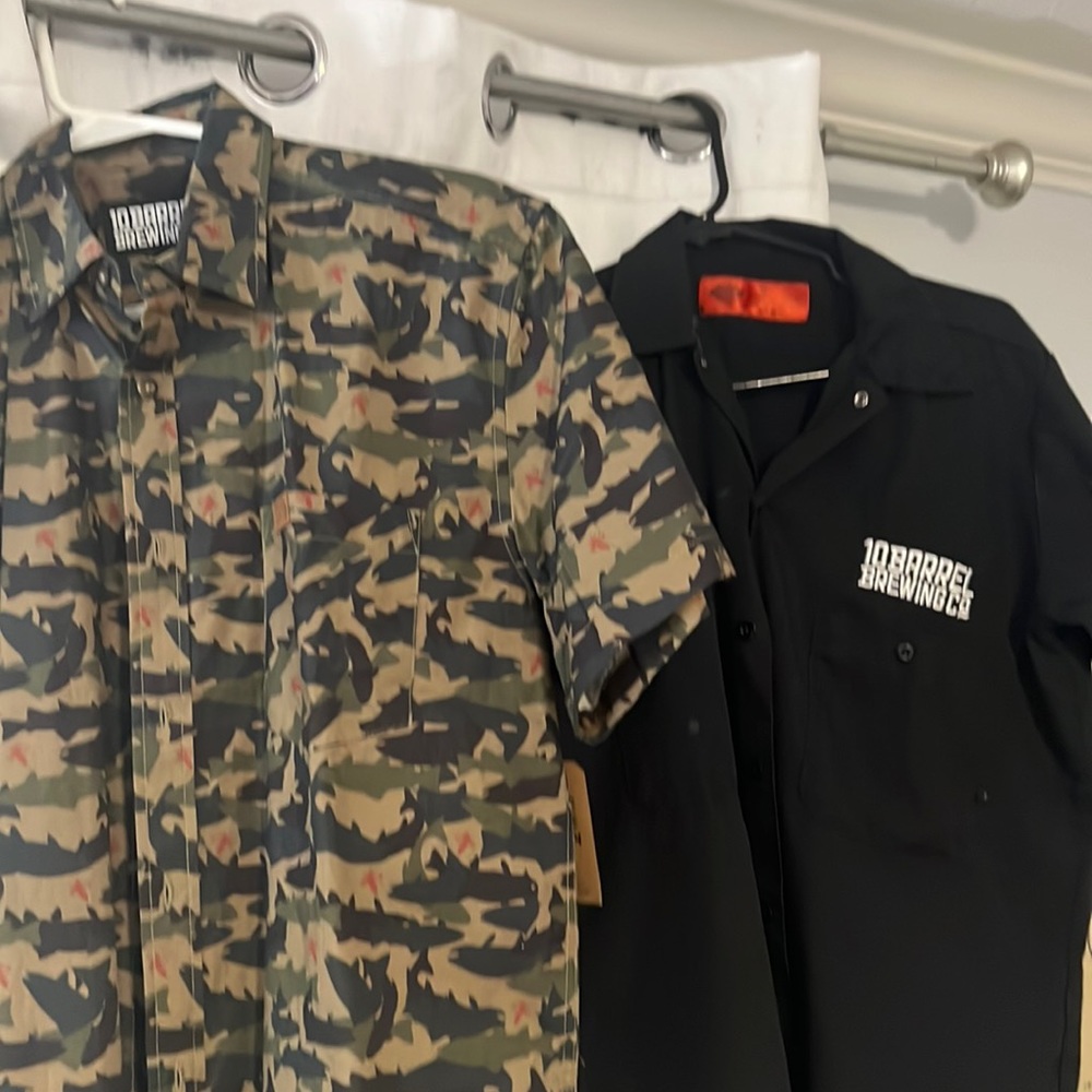 2 10barrel brewing beer shirts small